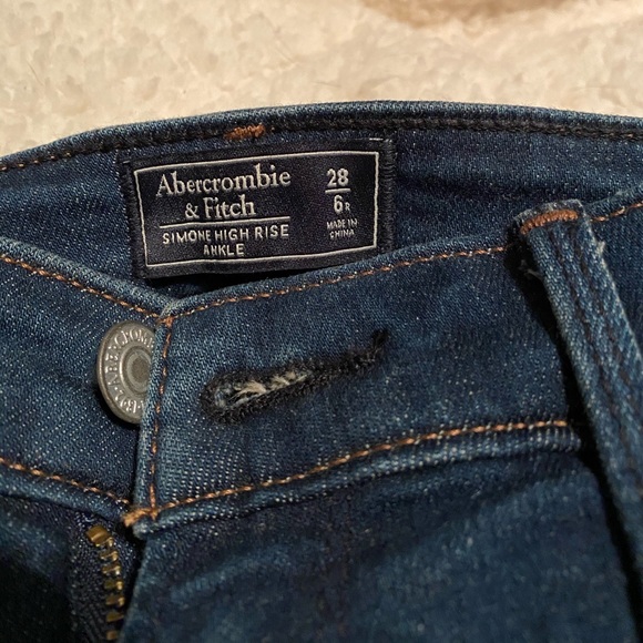 Jeans - Picture 2 of 4